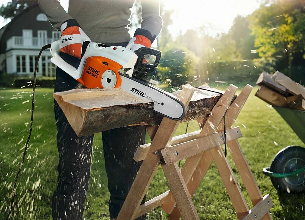 Электрическая пила штиль. Stihl MSE 190 C-BQ. Электропила Stihl MSE. Stihl Electric Chainsaw. Бензопила штиль электрическая.