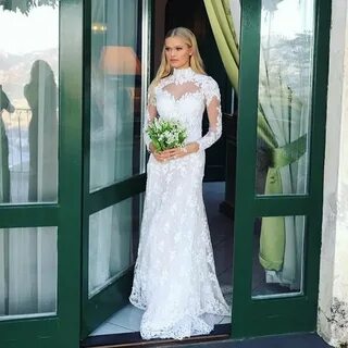 Vita Sidorkina (@vitasidorkina) yesterday minutes before her wedding with #...