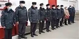 14 сотрудников