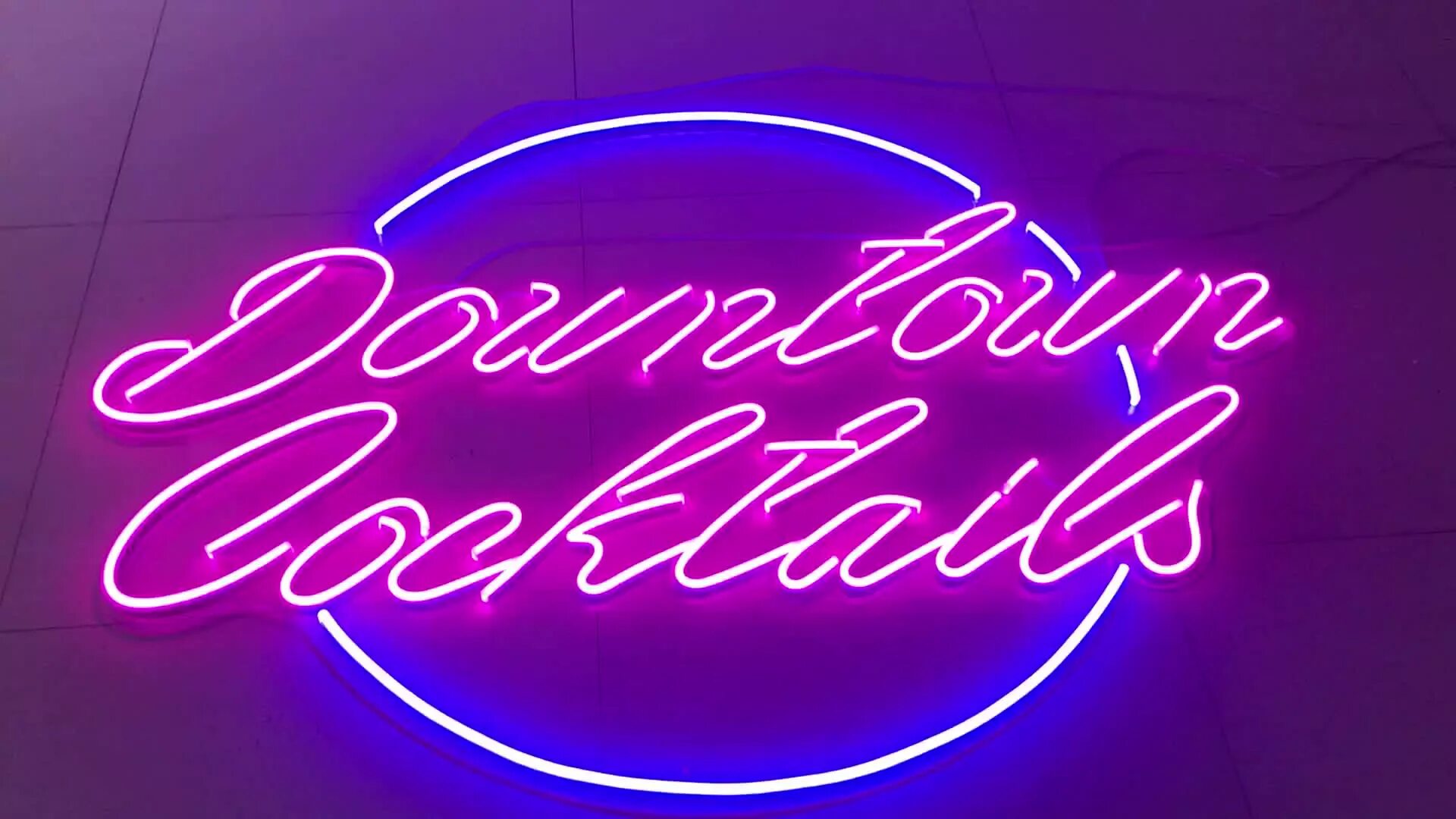 Неон вывески магазин. Неоновая вывеска. Реклама неон. Теневая вывеска. Неон вывеска.