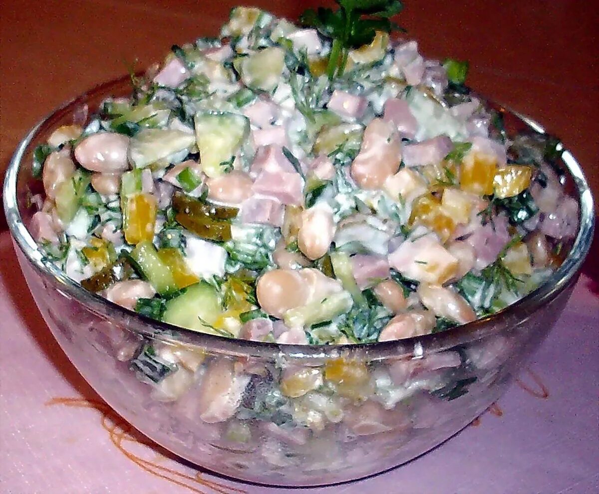 Рецепты салатов с консервированными грибами. Салат из фасоли. салат с шампиньонами консервированными. вкусный салат с фасолью.