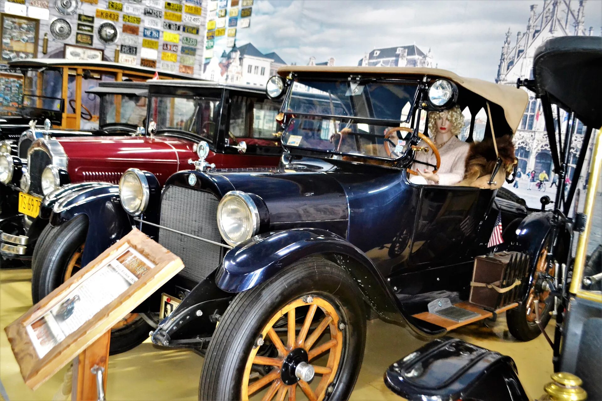 Кар б г. Музей ретро автомобилей Екатеринбург в Кольцово. Музей "ETS Classic cars" г. Екатеринбург». Музей классических ретро-автомобилей ETS Classic cars. Музей авто в Екатеринбурге ретро.