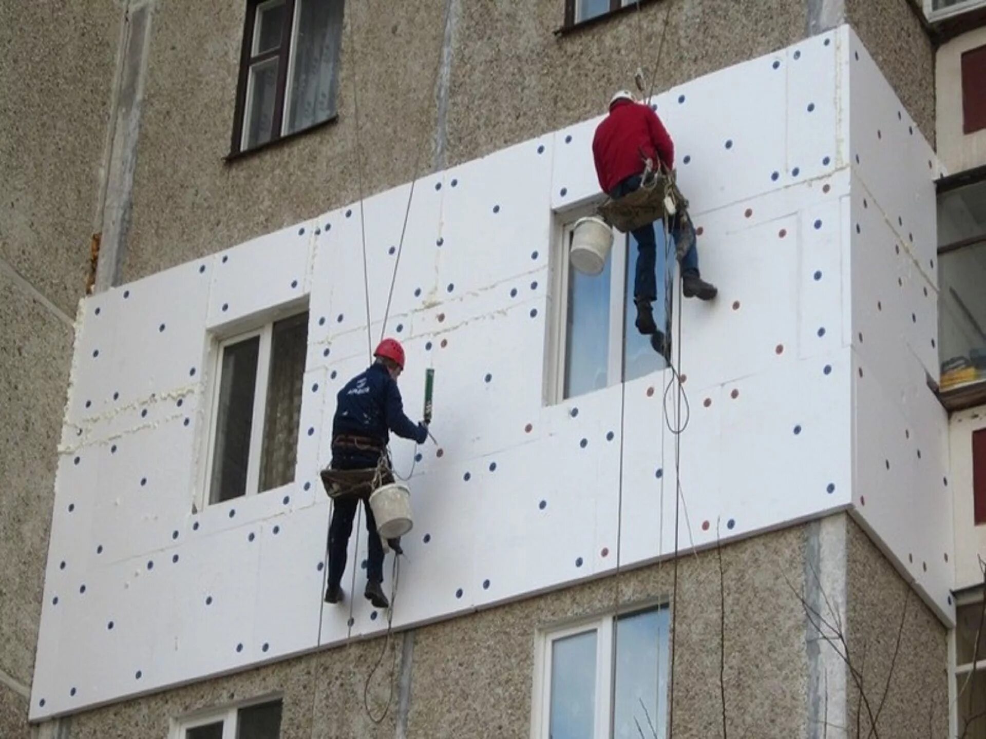 Утепление фасада мкд. Теплоизоляция наружных стен. утеплители для наружных стен. утеплитель для стен снаружи. пенопласт для фасада.