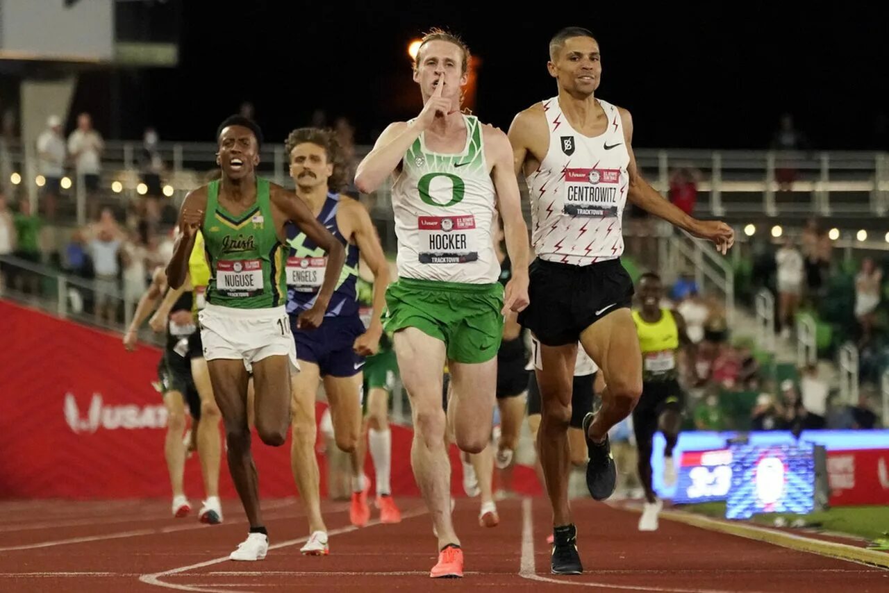 Olympic track and field. Мэттью Центровиц. Бернард лагат и Мэттью Центровиц. Cole Hocker.