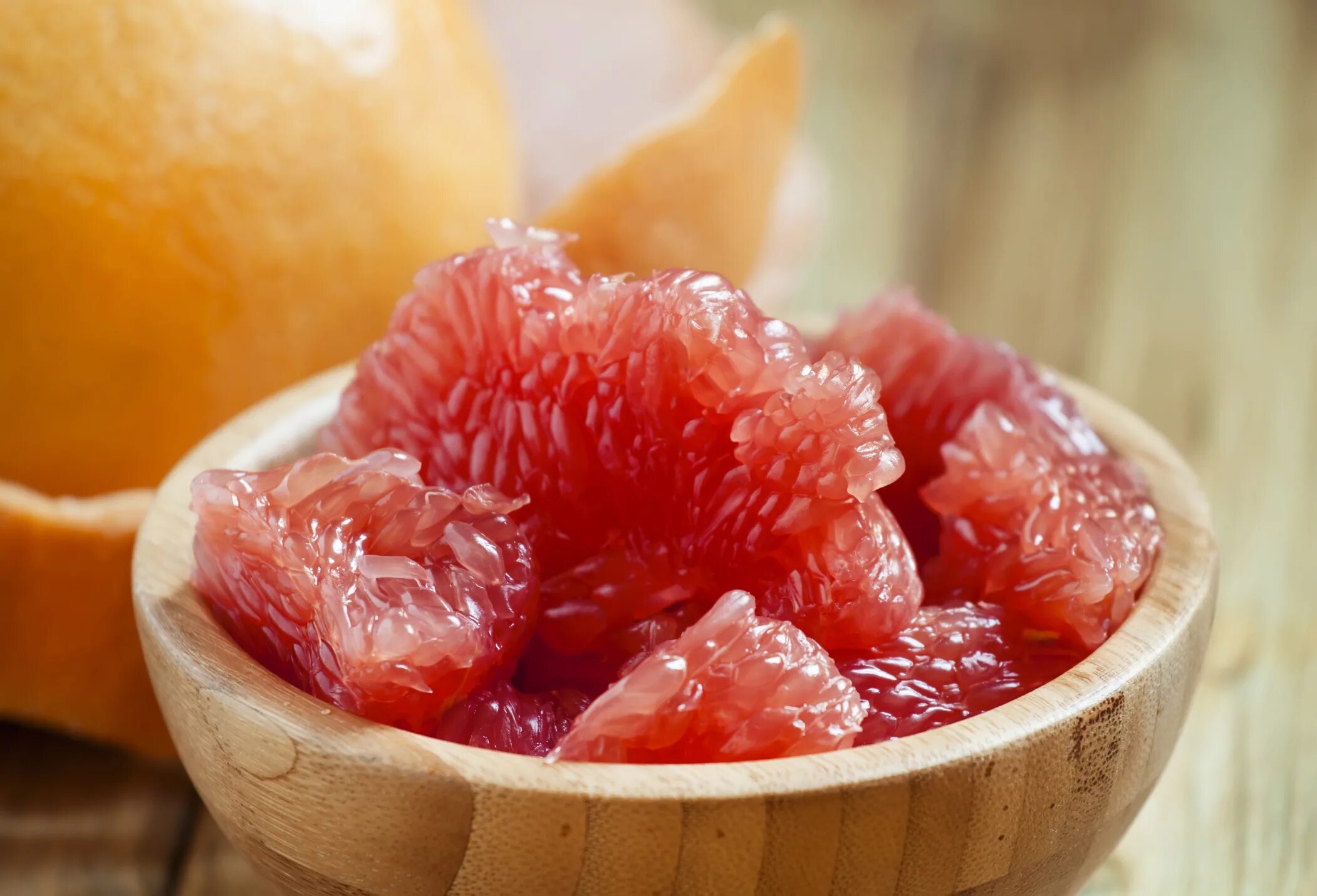 сочная мякоть. желтый арбуз с красной мякотью. сочная мякоть. сочный манго. мякоть арбуза.