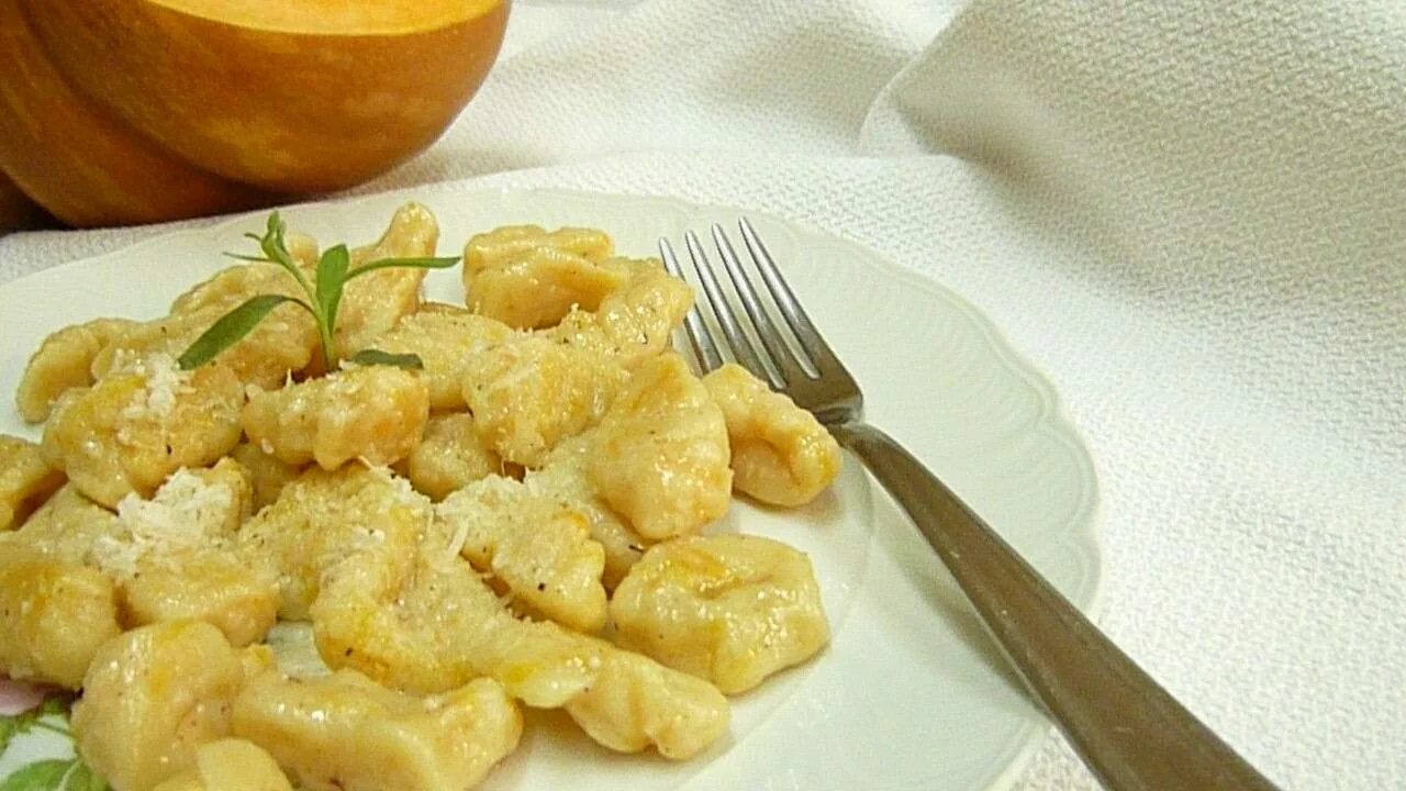 Ньокки из тыквы в сливочно-чесночном соусе с шалфеем - Вся Соль - кулинарный бло