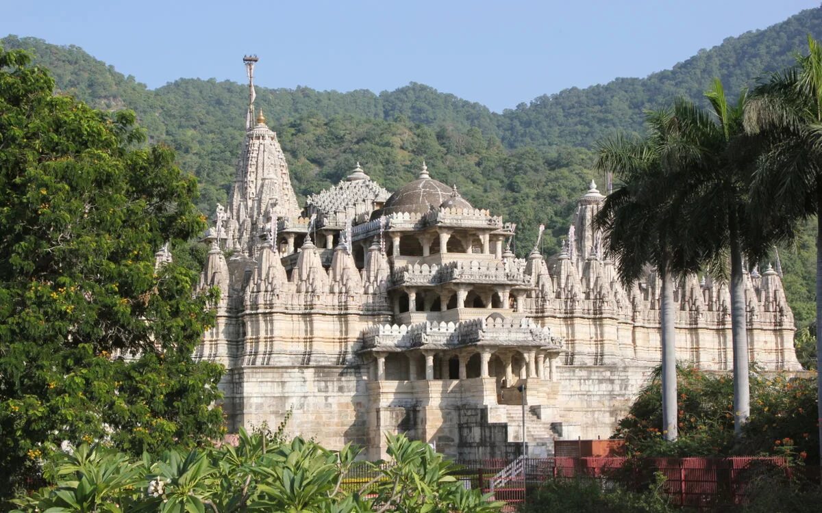 Храм temple. Храм Ранакпур, Раджастан, Индия. Джайнский храм Ранакпур. Храмы в Индии Ранакпура. Джайнистский храм в Индии.