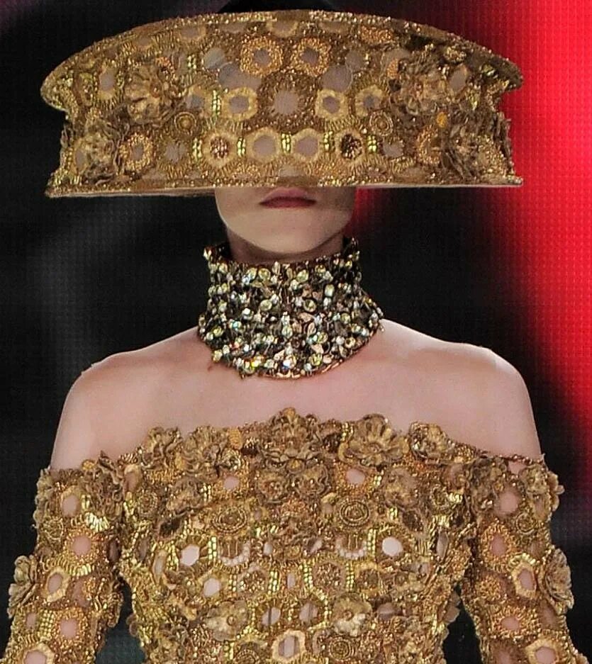 Mcqueen одежда. Mcqueen одежда