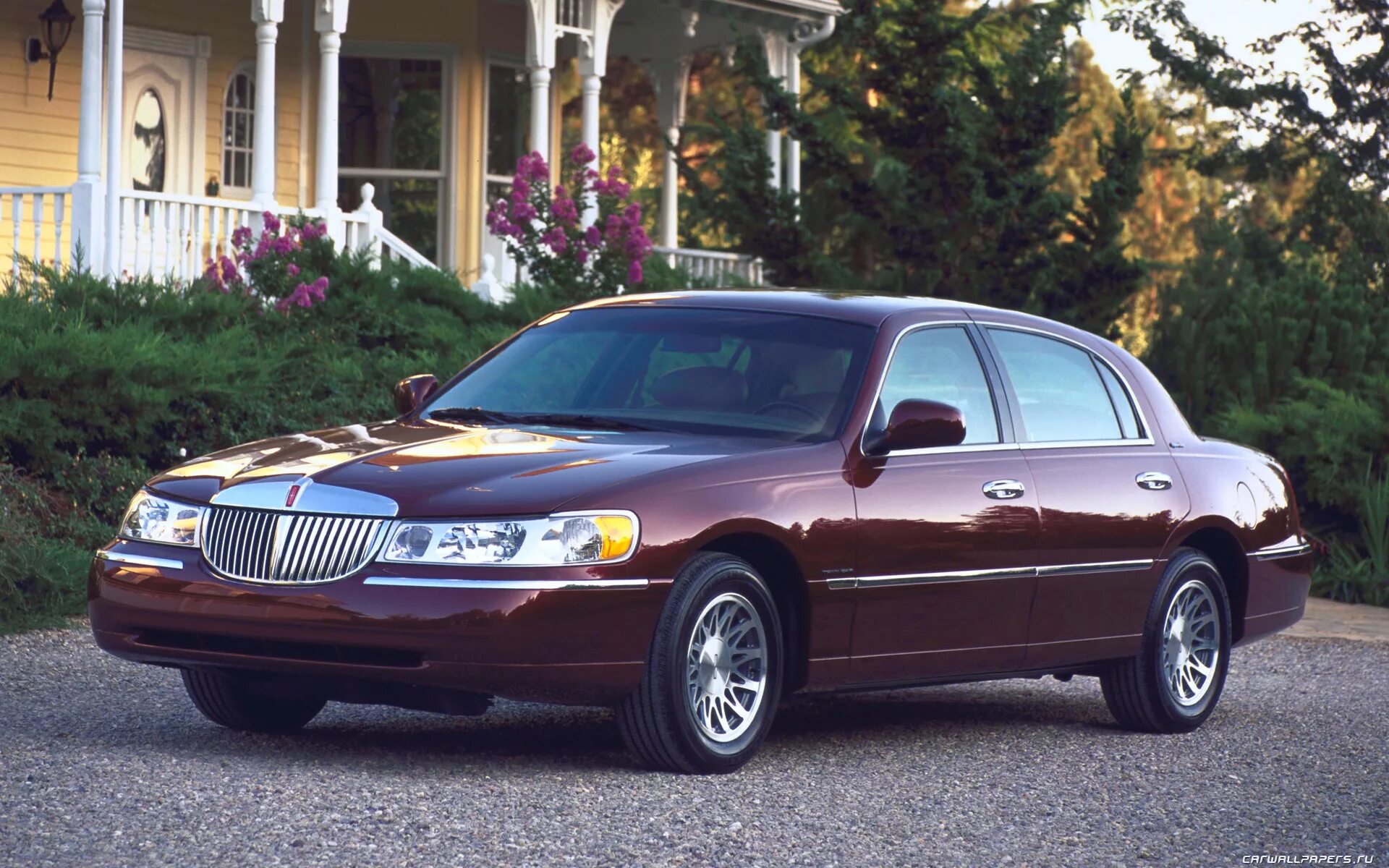 Линкольн кар. Lincoln town car 1998. lincoln town car. lincoln town car седан. линкольн таун кар 3 поколение.