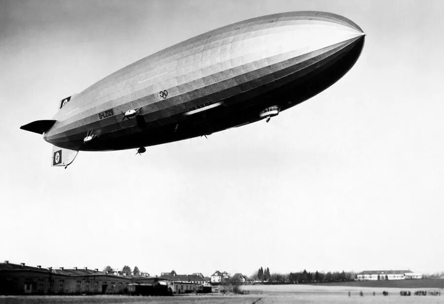 Дирижабль lz-129 гинденбург. Hindenburg azur. Hindenburg azur. Lz 129 «гинденбург». Дирижабль гинденбург.