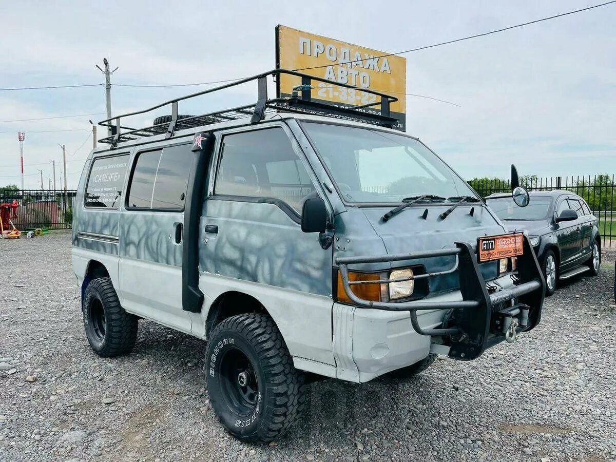 Делика 1993. Бак топливный Mitsubishi Delica 3-е поколение. Все точки шприцовки Mitsubishi Delica III, 1986. Митсубиси Делика 1993г в тюнинге фото.