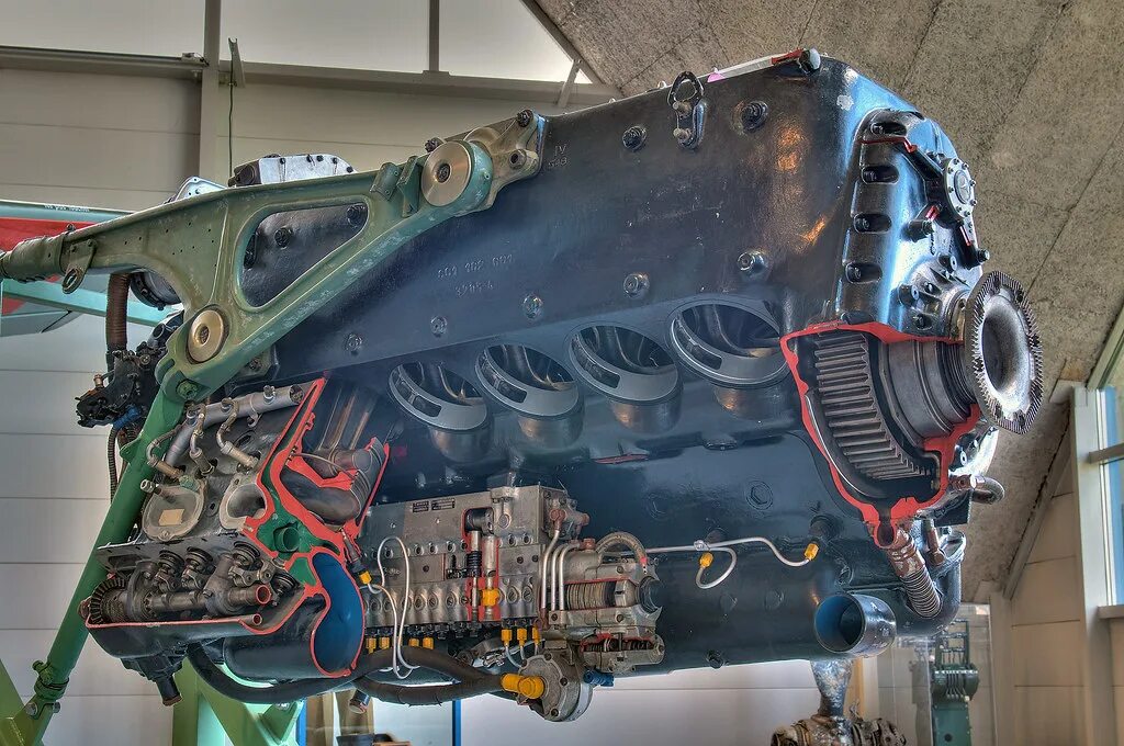 Двигатель дб. Daimler-Benz DB 601. Двигатель Даймлер Бенц 601. DB 601e. Авиадвигатель DB-601.