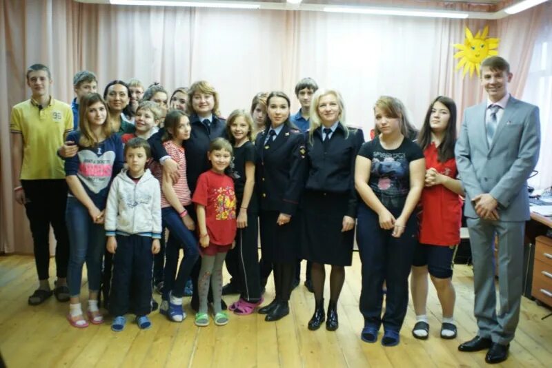 Центр планета семьи. Планета семьи юао. центр планета семьи сотрудники фото. шипиловская улица планета семьи.