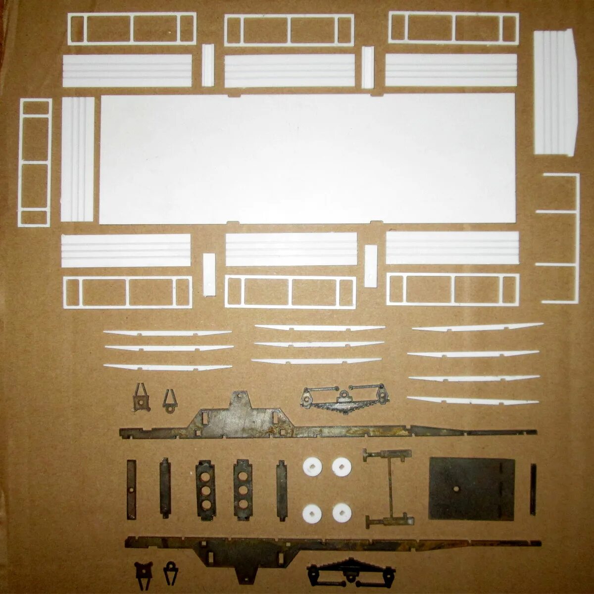 Сборка модели AVD models 7057avd МАЗ-200. Модель сборного полуприцепа 1:43 от AVD. Полуприцеп каз 717 1/43. КАМАЗ к5 сборная модель AVD.