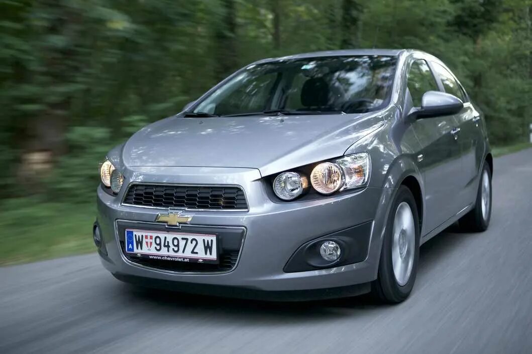 Купить авео т 300. Шевроле Авео т300. Шевроле Авео т300 седан. Chevrolet Aveo т300 хэтчбек. Chevrolet Aveo t300 2013.