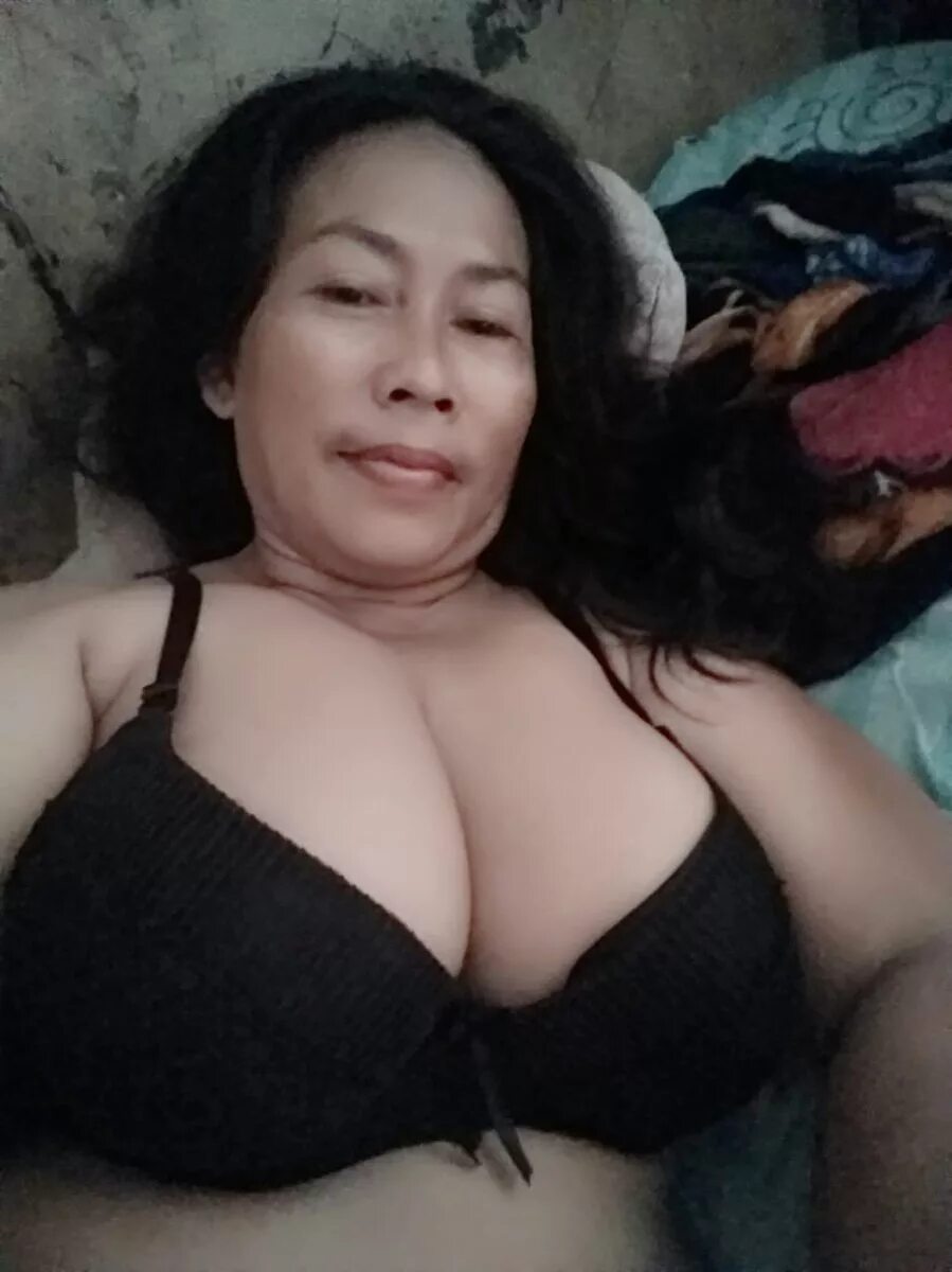 Sotwe montok. STW Ibubibu. STW 60 BH STW CD. Ibu 2 Montok. Ibu vcs STW sange.