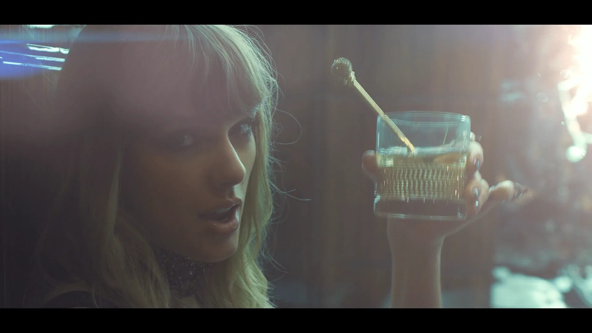 Taylor swift poets department слушать. Тейлор свифт end game. taylor swift drink. тейлор свифт фото из клипов.