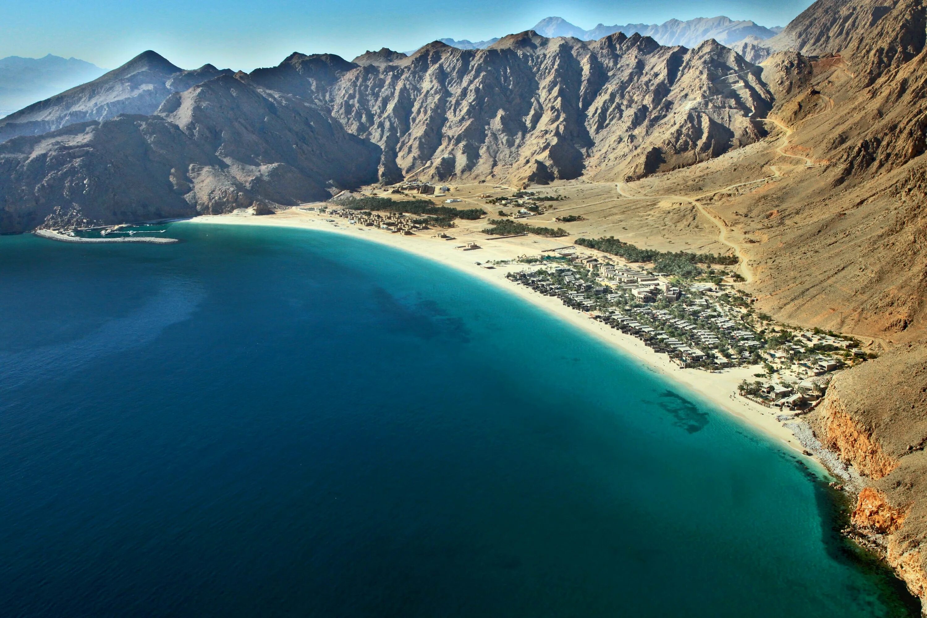 Оман Zighy Bay. Полуостров Мусандам Оман. Оманский залив Фуджейра. Оман Six senses.