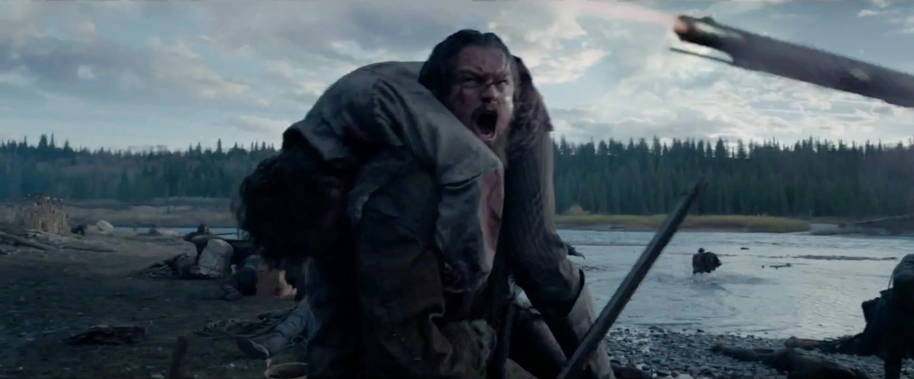 Выживали где снимали выживалити. Leonardo DICAPRIO the Revenant. Выживший ди Каприо и медведь.