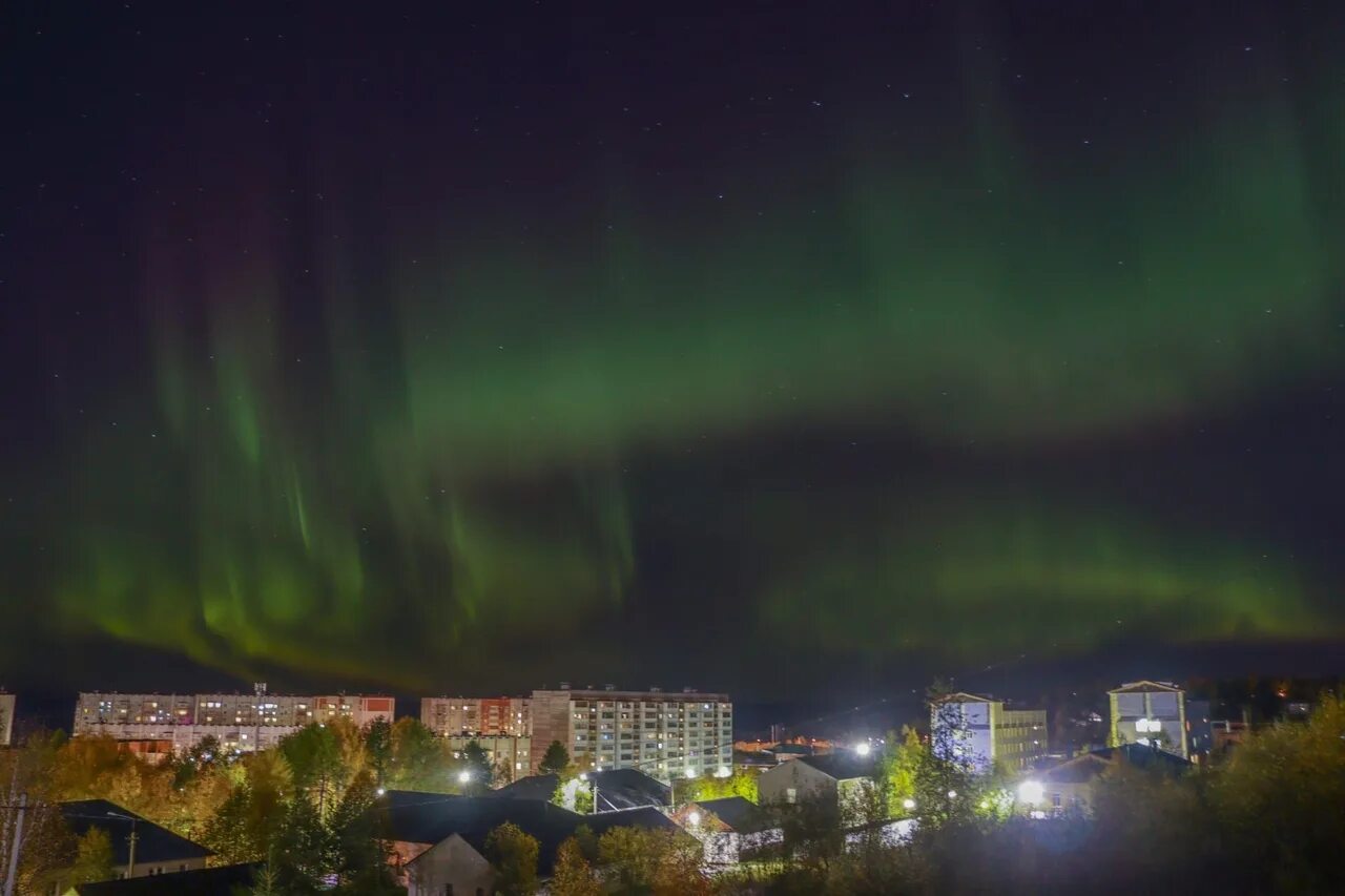 Северное сияние было видно. Северное сияние Воркута 2021. Северное сияние в Челябинске 2023. Северное сияние Архангельск 2022. Харп Северное сияние станция.