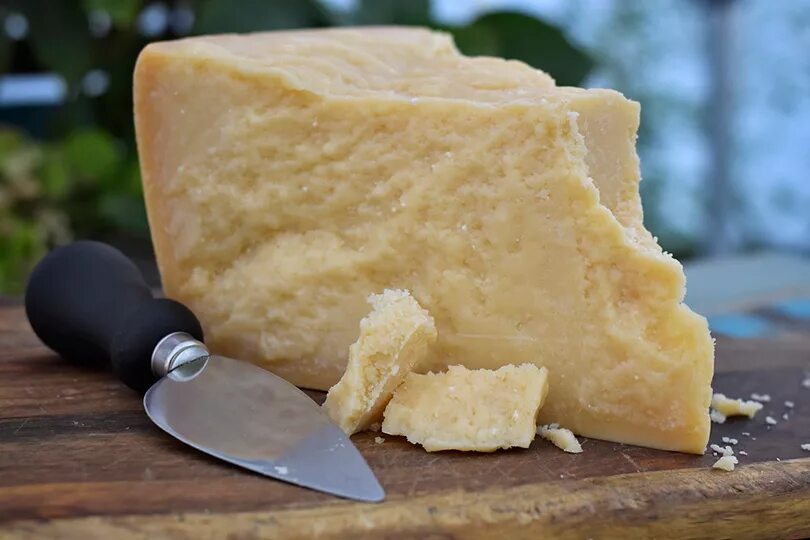 Пармезан что это. Сыр пармезан. Твердый сыр пармезан. Пармезан вкус Италии. Реджано сыр аргентинский.