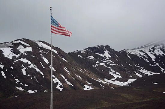 Политики аляски. Аляска флаг России водопад.