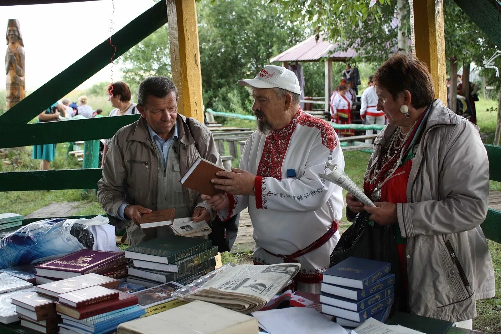 Vi жизнь. Межрегиональный фестиваль Мордовской культуры Эрзянь лисьмапря. Фестиваль Мордовской культуры. «Эрзянь лисьмапря». Лисьмапря. Кельмелисьмалеень лисьмапря.