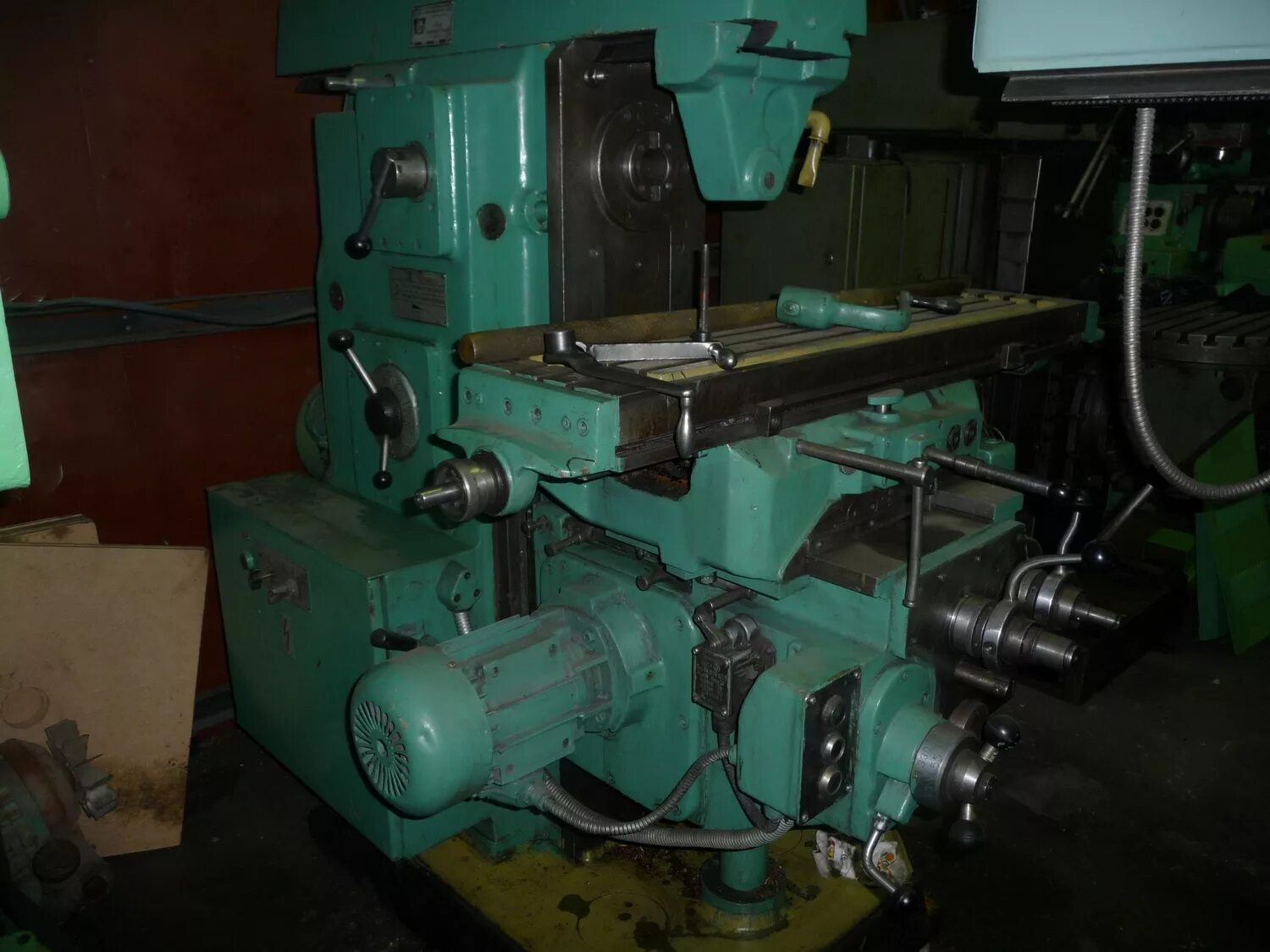 6p83 станок. Горизонтально-фрезерный станок 6р80. Фрезерный станок вм 127-м с чпу. 6 р р. 6 р р.