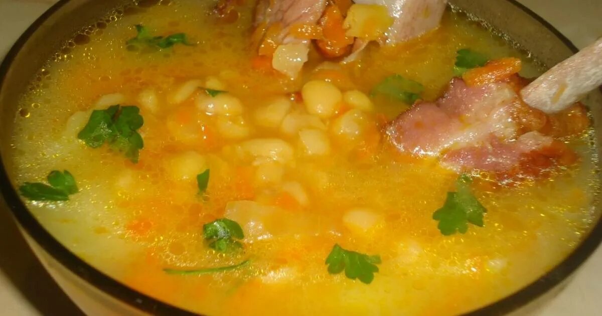 суп гороховый с копченостями пошаговый. суп в кастрюле. суп гороховый с копченостями. суп гороховый с копченостями. как приготовить гороховый с копченостями.