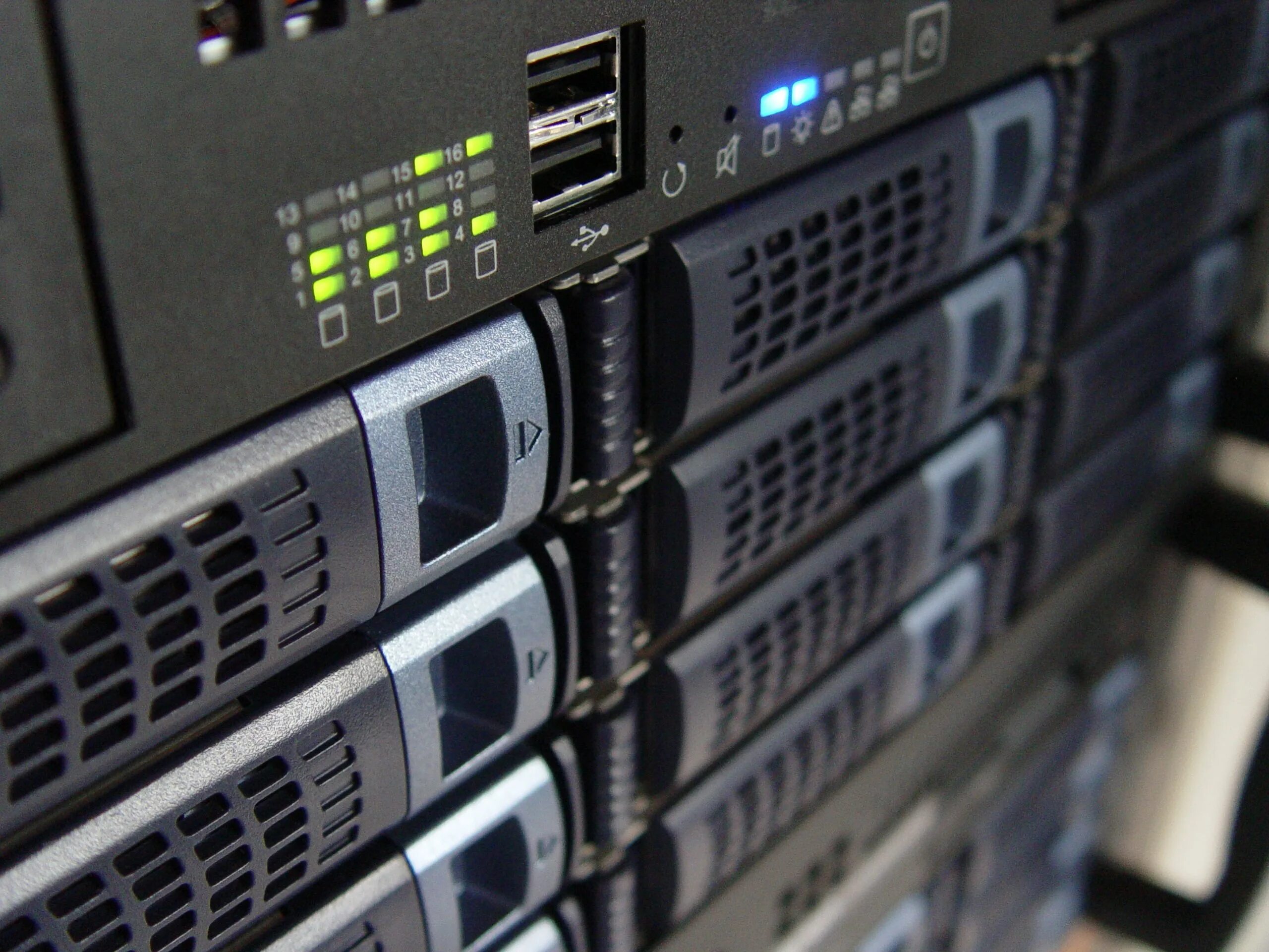 Server can