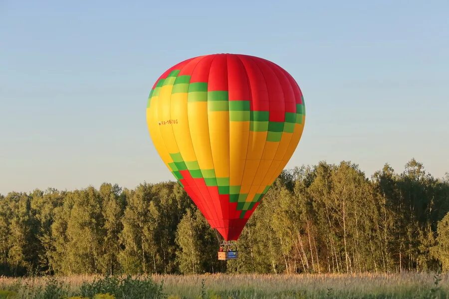 Необычные воздушные шары. Шар для воздухоплавания. Воздушный шар полет. Большой воздушный шар.