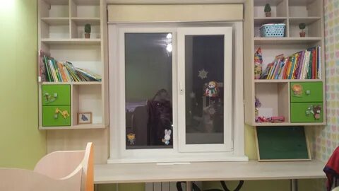 Детская полки у окна