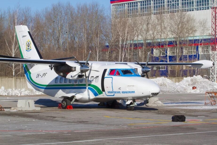 Полет на самолете хабаровск. L 410 ХАБАВИА. Л-410 ХАБАВИА. Шасси л-410. Л-410 самолет.