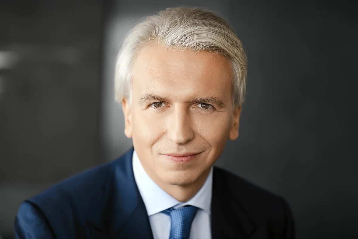 Александр дюков газпром нефть. Александр дюков рфс. Биография дюкова. Дюков александр газпромнефть. Дюков александр валерьевич.