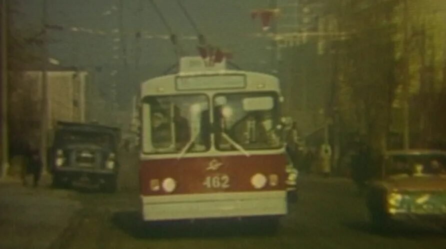 Троллейбус урал. Троллейбус 90 годов. Новейший троллейбус. Троллейбус Екатеринбург. Двойной троллейбус.