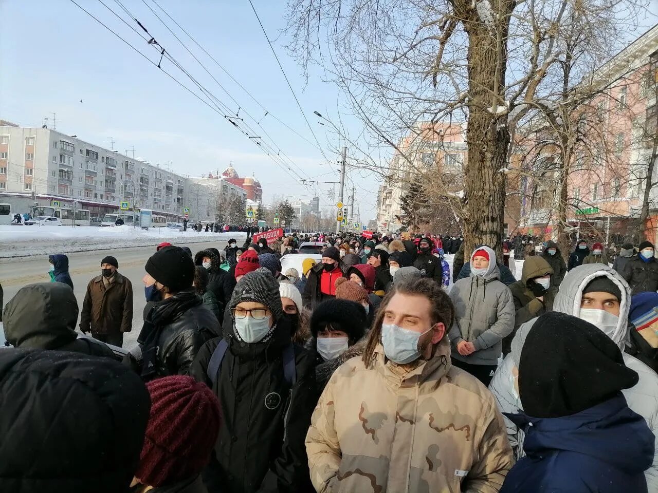 Несанкционированный митинг. Протесты в Барнауле. Барнаул люди. Митинг Навального в Барнауле. Народ выходит на улицу