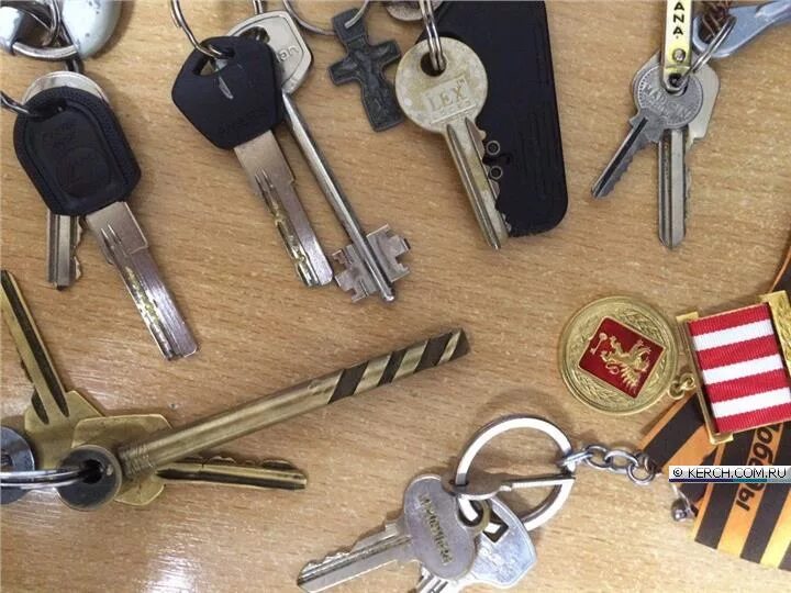 магазин ломбард телефонов. склад забытых вещей в метро москвы. камеры хранения на жд вокзале.