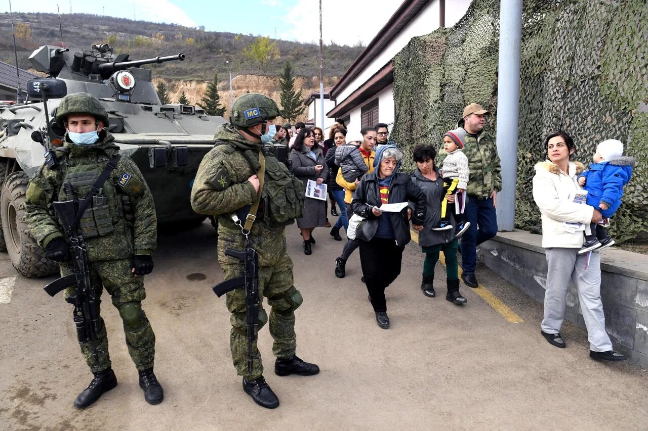 Арцах последние. Степанакерт Нагорный Карабах миротворцы. Миротворческие силы в Нагорном Карабахе. Степанакерт миротворцы. Миротворцы РФ В Карабахе.