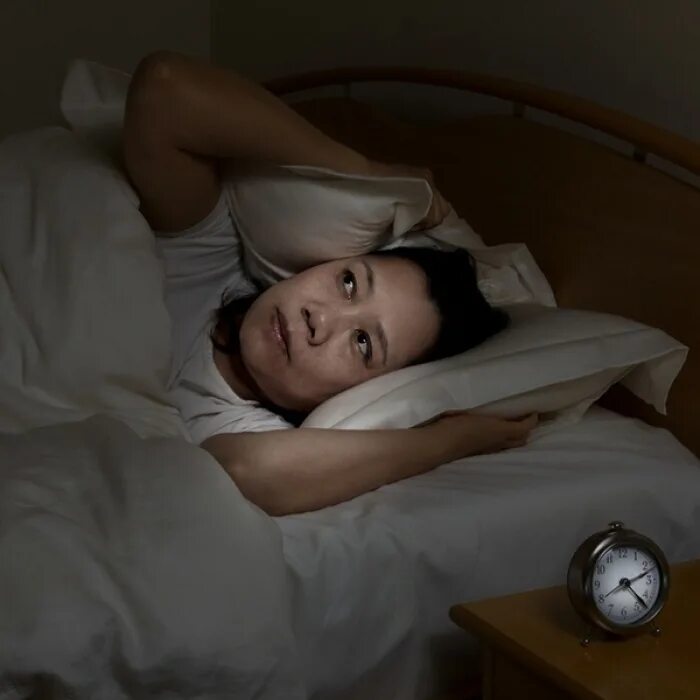 Долгий сон. Спящие взрослые женщины. Патологический сон фото. Ограничение сна. Спящую зрелую тетю