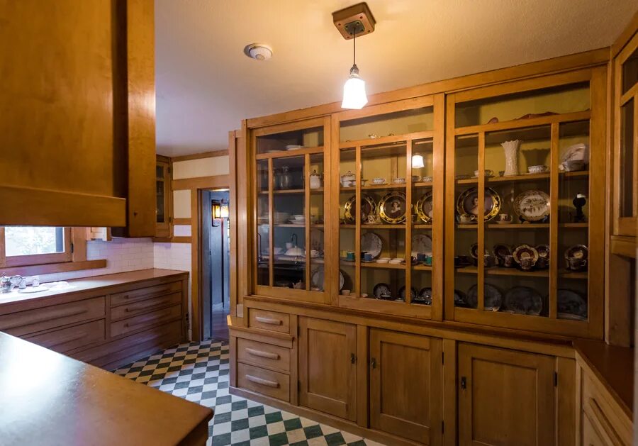 Kitchen house просп просвещения 15. Gamble House Пасадена. Хоум энд Китчен.