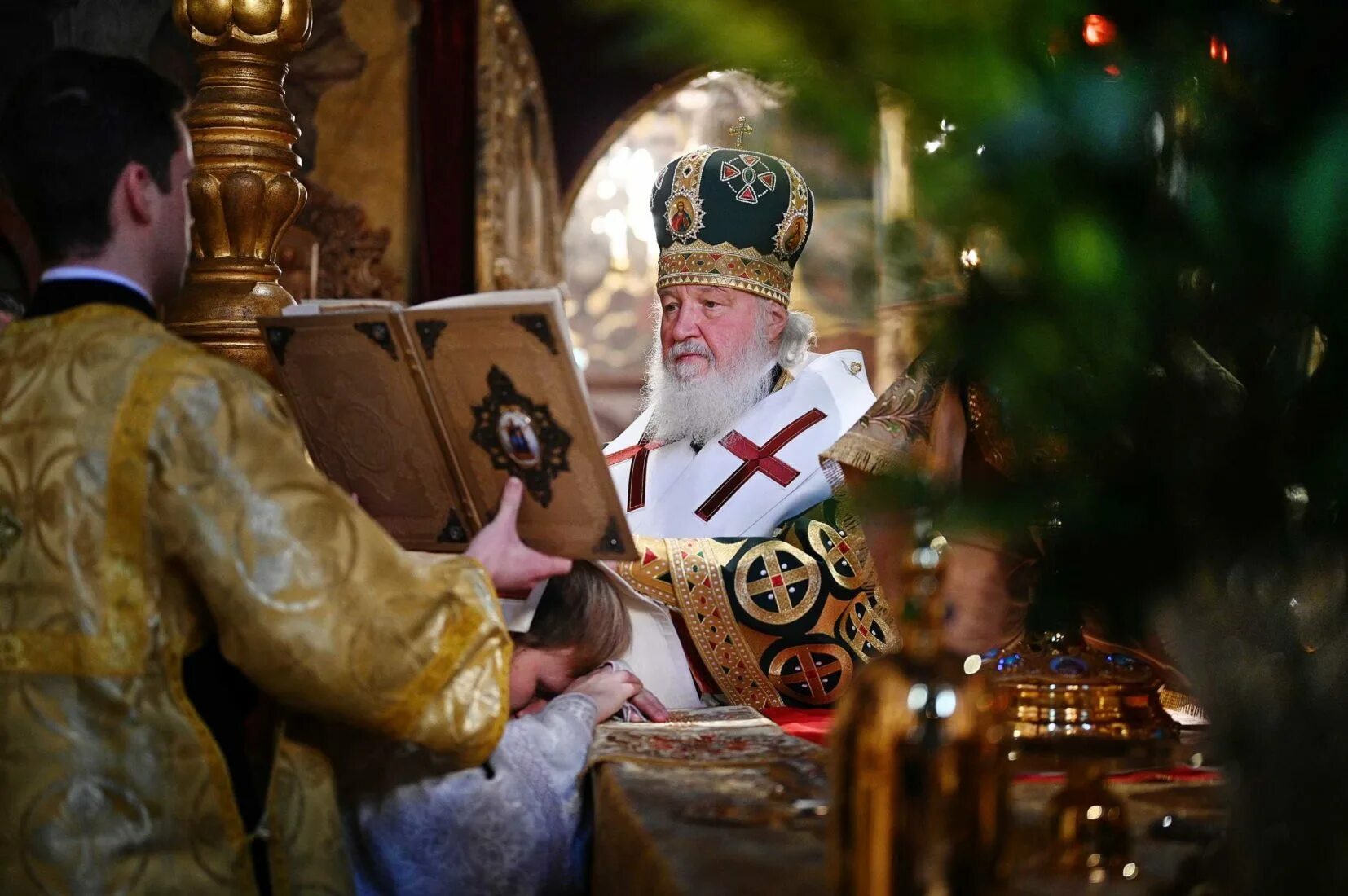 Невзоров и патриарх кирилл. Рождественское интервью патриарха 2024. Канон андрея критского в храме христа спасителя. Рождественское интервью патриарха 2024. Беседы с патриархом кириллом.