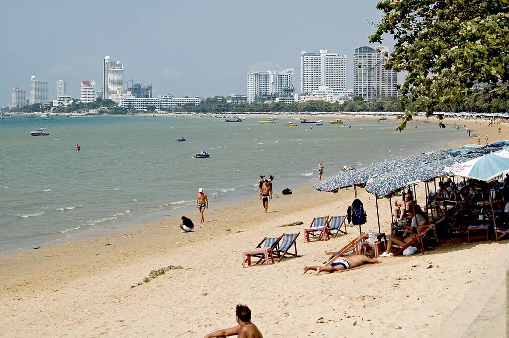 Тайланд паттайя. Паттайя сиамский залив. Пляж кози бич паттайя. В паттайе сиамский залив пляж. Паттайя городской пляж.