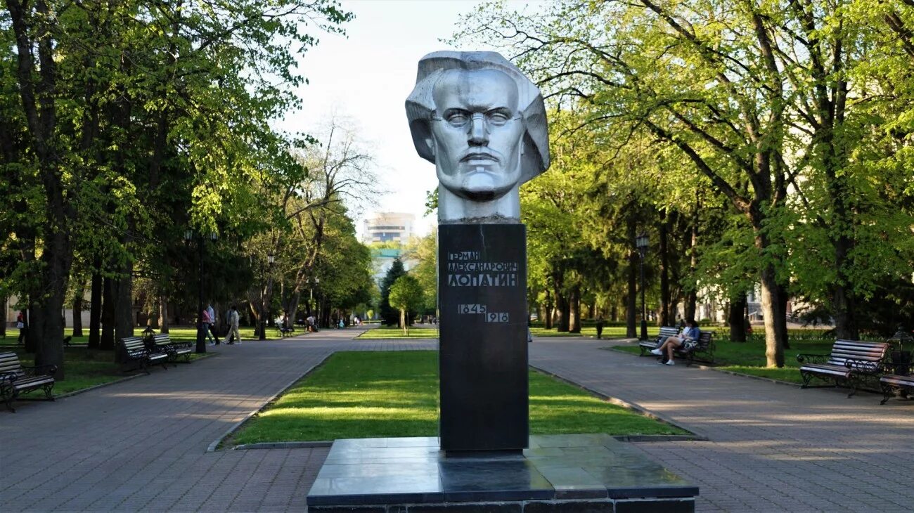 памятник лермонтова в городе ставрополь. памятники в ставрополе. ставрополь памятник джатдоеву. ставрополь центр памятник. бульвар генерала ермолова ставрополь памятники.