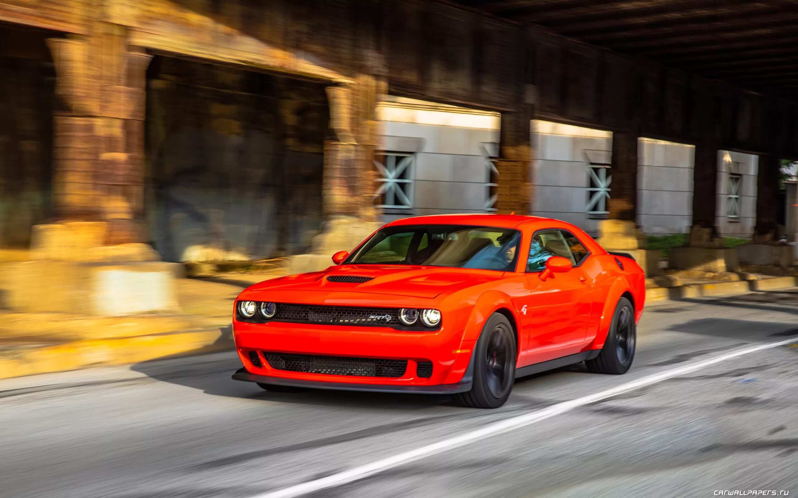 Обзоры автомобилей. Dodge Challenger Hellcat. Додж Челленджер 2018. Додж Челленджер Хеллкэт 2018. Додж Челленджер Хеллкэт 2017.