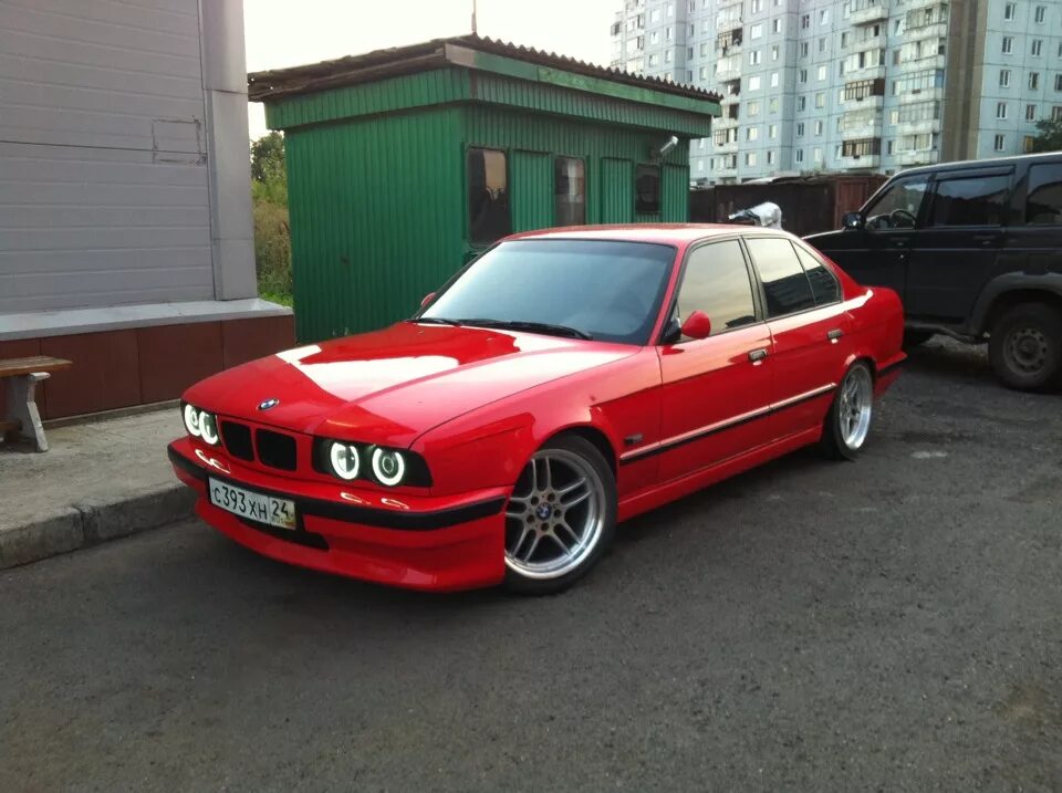 Е34 красная. BMW 525 e34 красный. БМВ е34 красная. БМВ 34 красный. БМВ е34 м.