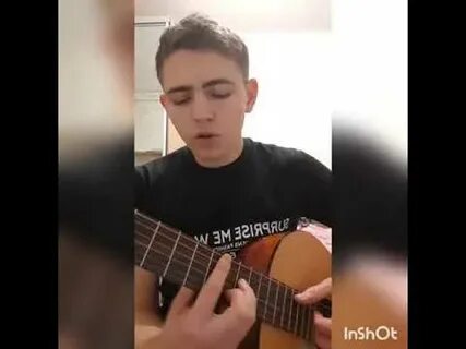 Макан на гитаре