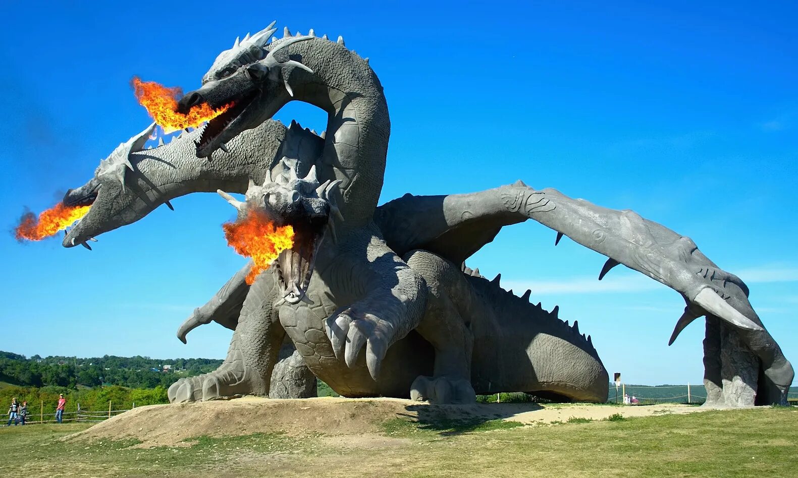 трехглавый дракон. аватар шоу 2023 горыныч. добрыня никитич и змей горыныч арт. змей горыныч липецкая область кудыкина гора. змей горыныч картинки для детей.