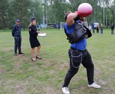 Зарядка со стражем порядка