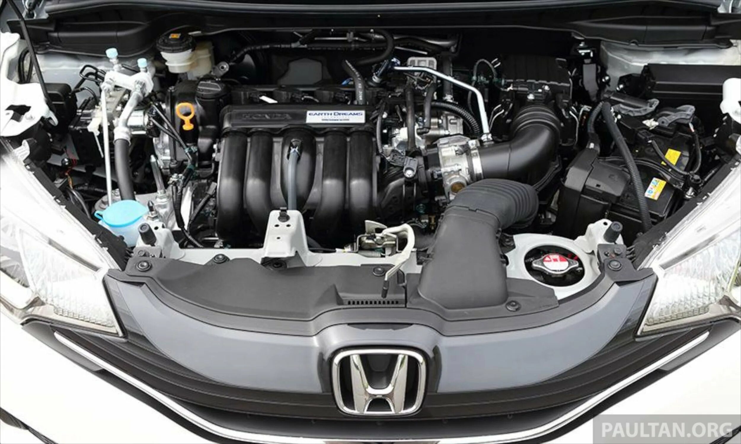 Двигатель Honda Fit Hybrid 2014. Двигатель: Honda Fit 2015. Двигатель Honda Fit 1.3. Двигатель на Хонда фит гибрид 2014 год.