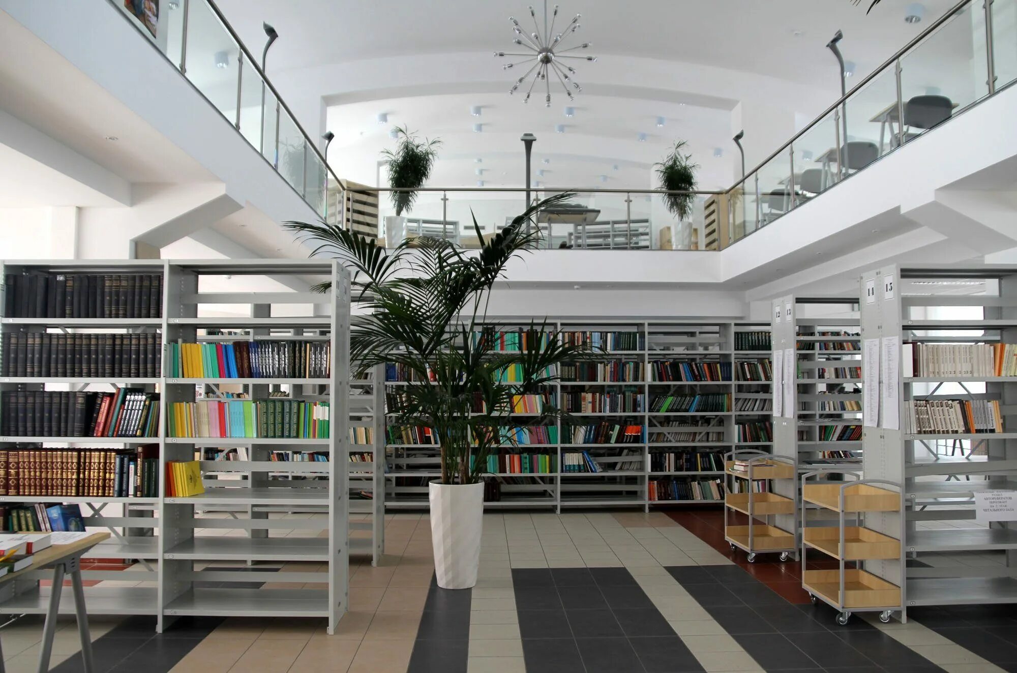 библиотека рендер. креативное пространство. стюарт с. интерьер общественной библиотеки. библиотека гаража парк горького.